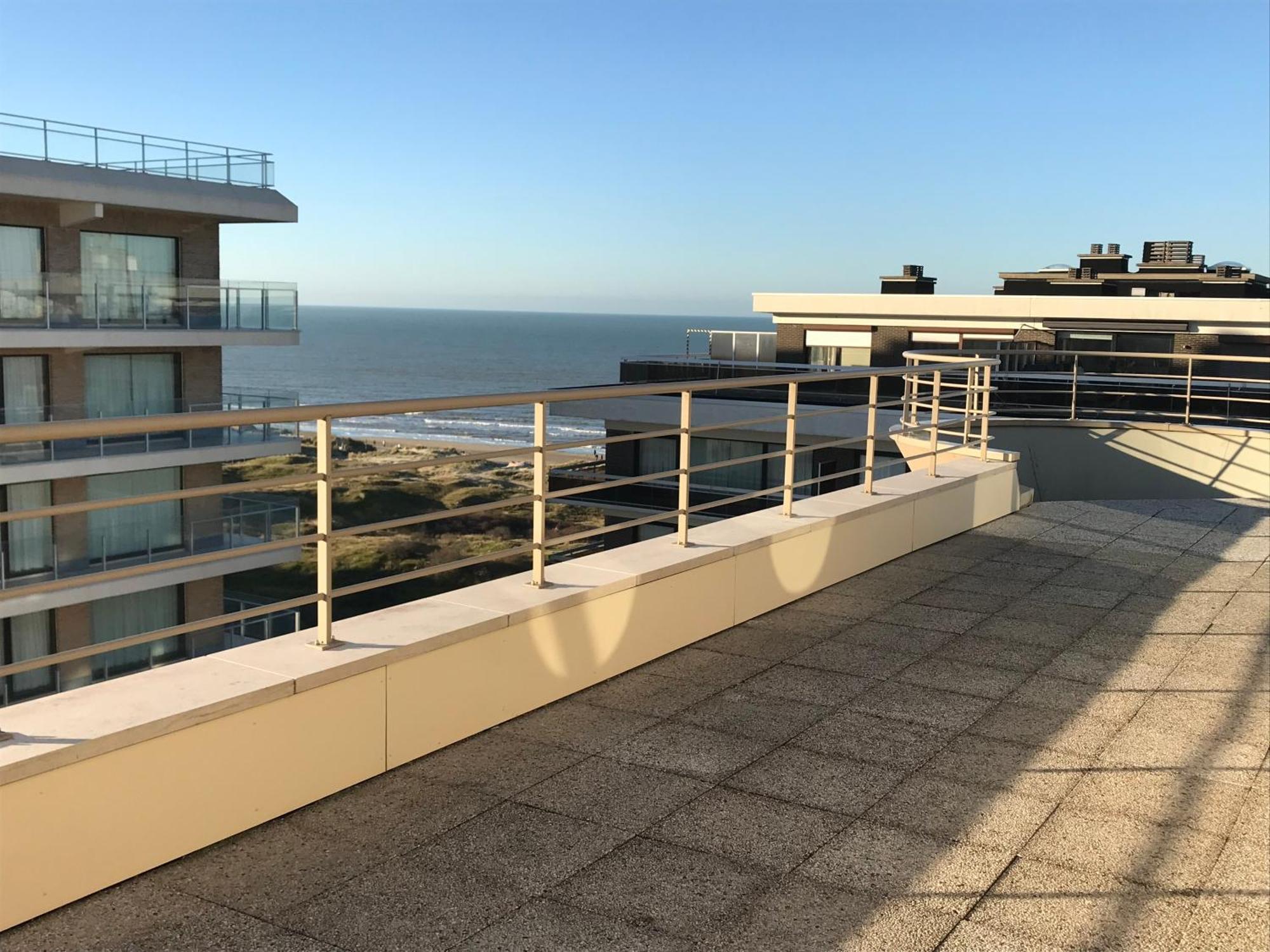 Apartament Duplex Penthouse Super Zeezicht De Panne Zewnętrze zdjęcie