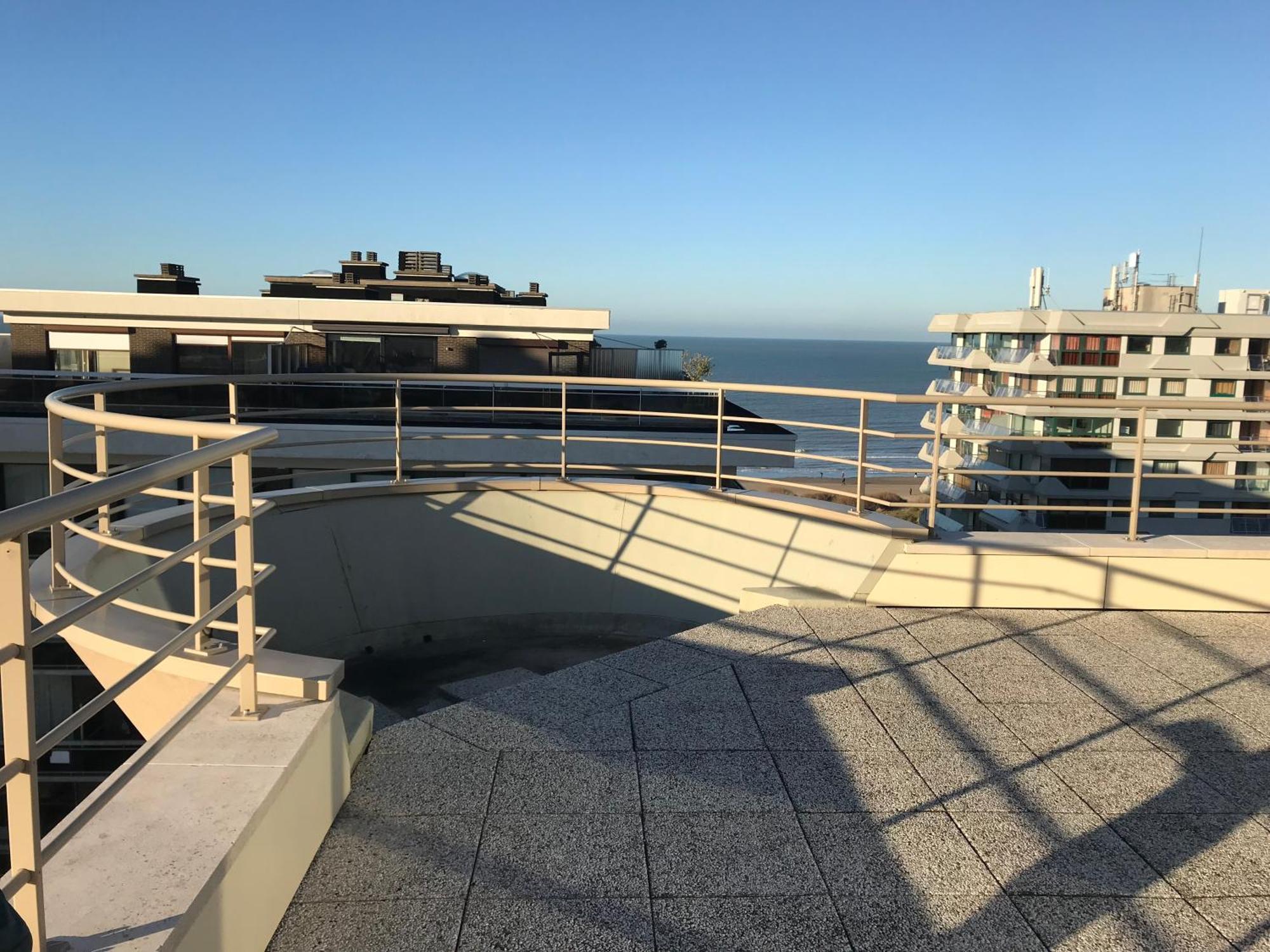 Apartament Duplex Penthouse Super Zeezicht De Panne Zewnętrze zdjęcie